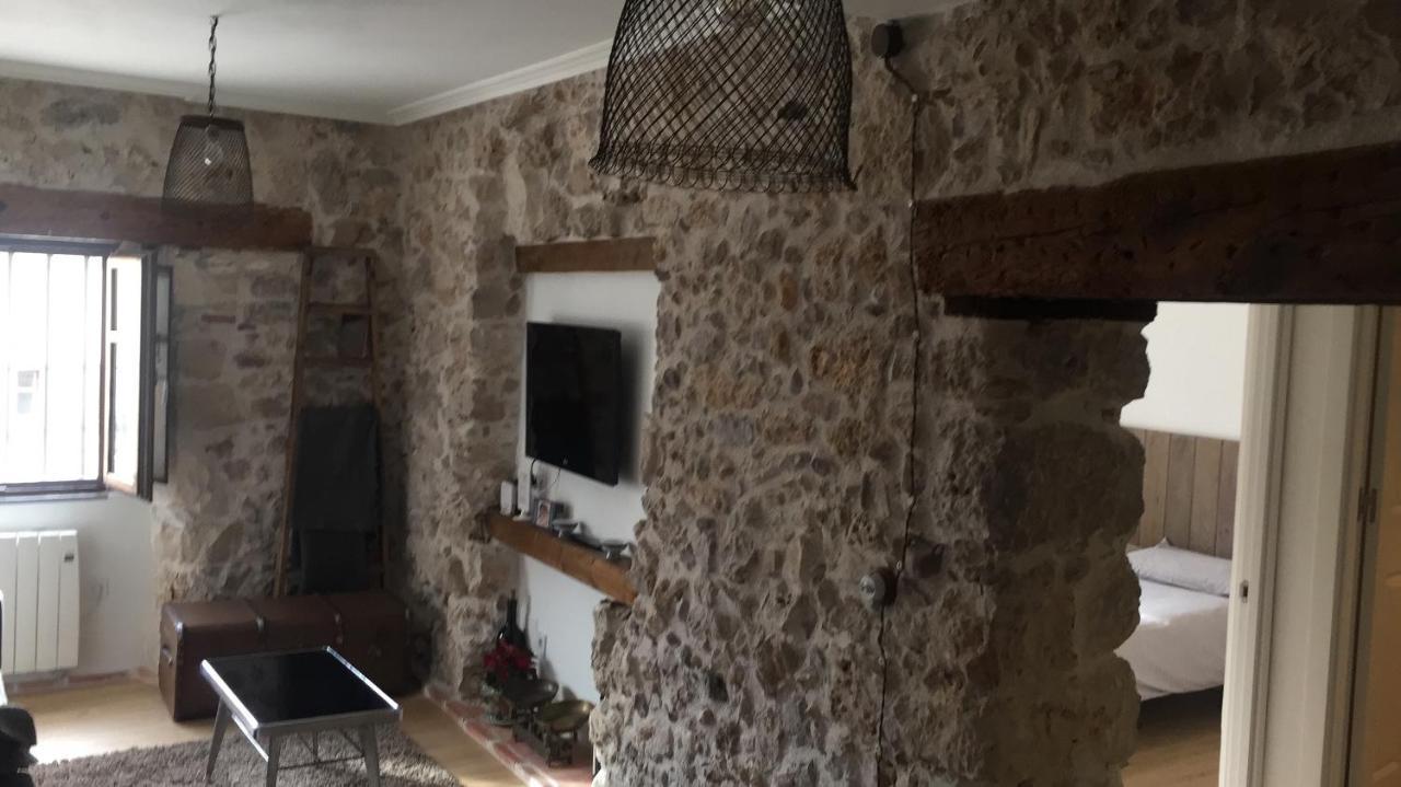 Alojamiento De Piedra Con Encanto Burgos Luaran gambar